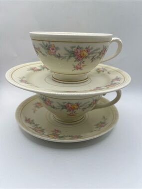 2 pair Vintage Homer Laughlin Georgian eggshell teacups and saucers